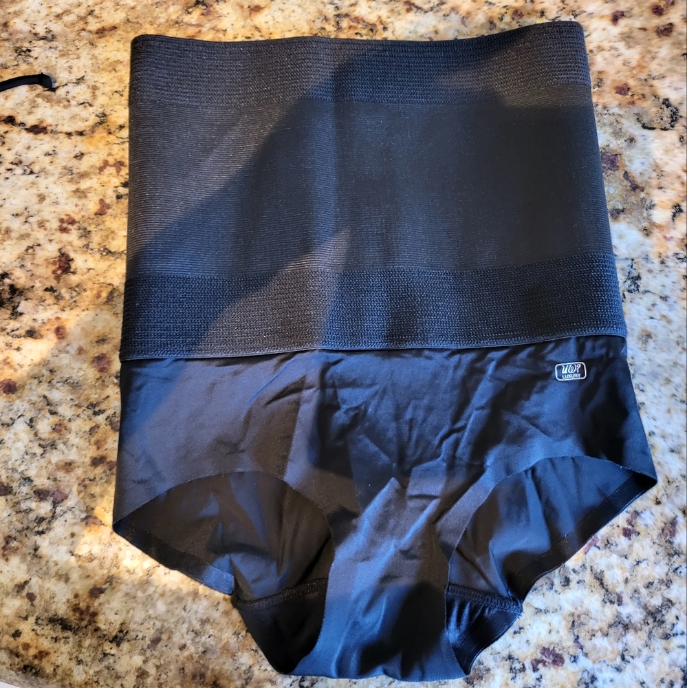 Shapewear underwear (neverworn)